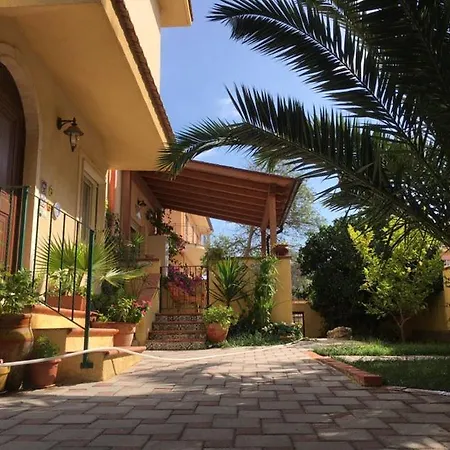 Rahal Hotel *